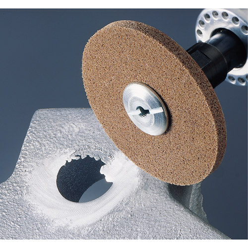 Meules homog&egrave;nes d'&eacute;barbage EXL Scotch-Brite, 1" x 1", Arbre de 3/16", Grain de 8A, Oxyde d'aluminium Chandler Sales