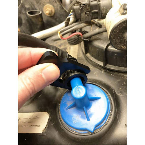 Jeu de d&eacute;connecteurs pour conduite d'essence et Def Chandler Sales