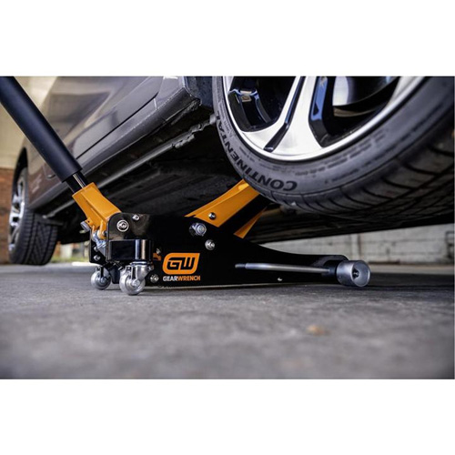 Aluminum Racing Jack, 2 Ton(s) Capacity, 3-1/4" Lowered, 18-1/2" Raised, Manual Hydraulic Chandler Sales