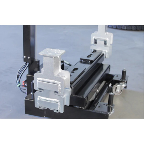 Cric de levage dextr&eacute;mit&eacute; par pare-chocs, Capacit&eacute; de 12 tonne(s), 8" - 15-3/4" h Chandler Sales