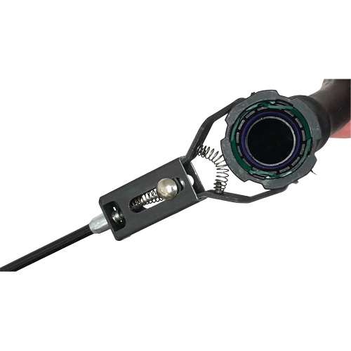 Pince pour raccords &agrave; bouton avec c&acirc;ble de 23 po Chandler Sales