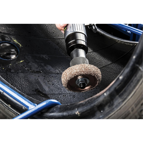 Roue de tamponnage et d'abrasion en carbure de tungst&egrave;ne avec adaptateur hexagonal pour tampon de pneu &agrave; basse vitesse, Diam&egrave;tre 2-3/5", 4,5" lo, 4" la, Hauteur 1,1" Chandler Sales