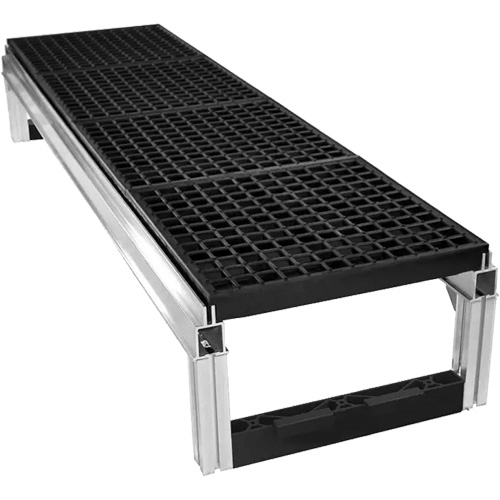 Trousse de plateforme de travail modulaire en aluminium &agrave; drainage ouvert FOUNDATION, 18" la x 72" pr, Capacit&eacute; de 400 lb, Enti&egrave;rement soud&eacute; Chandler Sales
