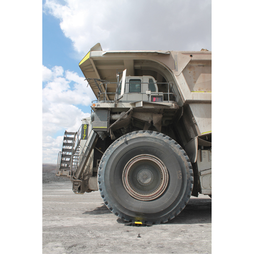 Protecteur de c&acirc;ble &agrave; traverse extr&ecirc;me Yellow Jacket, 2 canaux, 35,75" lo x 42,125" la x 5,125" h Chandler Sales