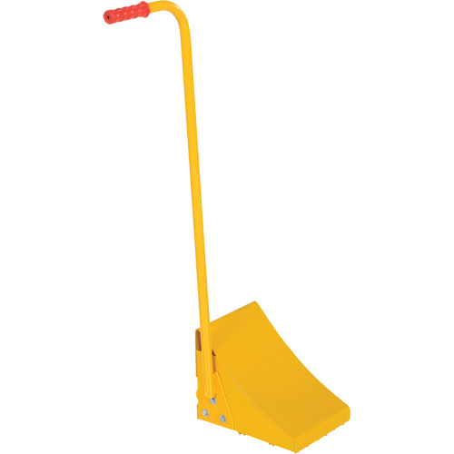 Cale de roue avec poign&eacute;e ergonomique, Acier, Jaune, 8" la x 10-3/4" p x 9-1/8" h Chandler Sales