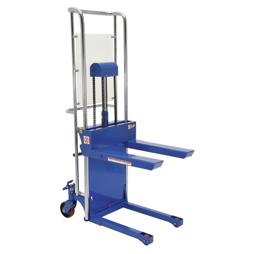 Gerbeur Hefti-Lift, M&eacute;canisme Pompe au pied, Capacit&eacute; de 880 lb, Levage max de 59" Chandler Sales