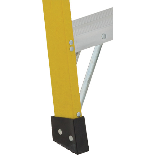 Industrial Heavy-Duty Stepladders (6900 Series), 4', Fibreglass, 300 lbs. Capacity, Type 1A Chandler Sales