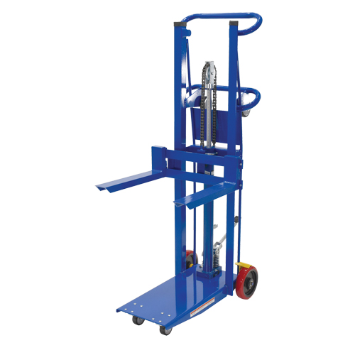 Empileur &agrave; plateforme, M&eacute;canisme Pompe au pied, Capacit&eacute; de 750 lb, Levage max de 52" Chandler Sales