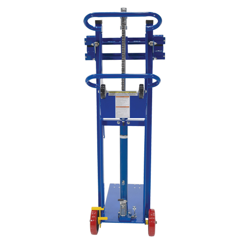 Empileur &agrave; plateforme, M&eacute;canisme Pompe au pied, Capacit&eacute; de 750 lb, Levage max de 52" Chandler Sales
