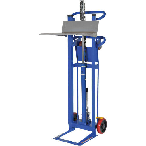 Gerbeur &agrave; plateforme hydraulique, M&eacute;canisme Pompe au pied, Capacit&eacute; de 750 lb, Levage max de 52" Chandler Sales