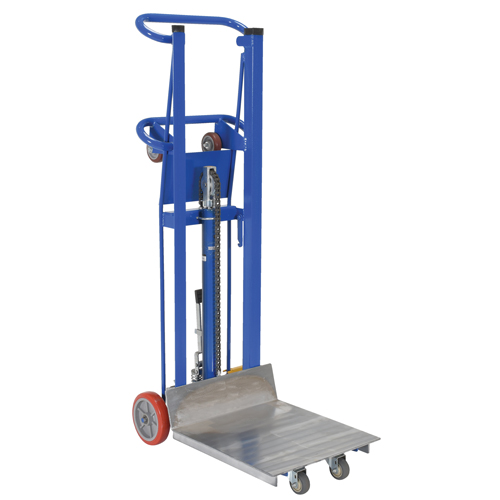 Gerbeur &agrave; plateforme hydraulique, M&eacute;canisme Pompe au pied, Capacit&eacute; de 750 lb, Levage max de 52" Chandler Sales
