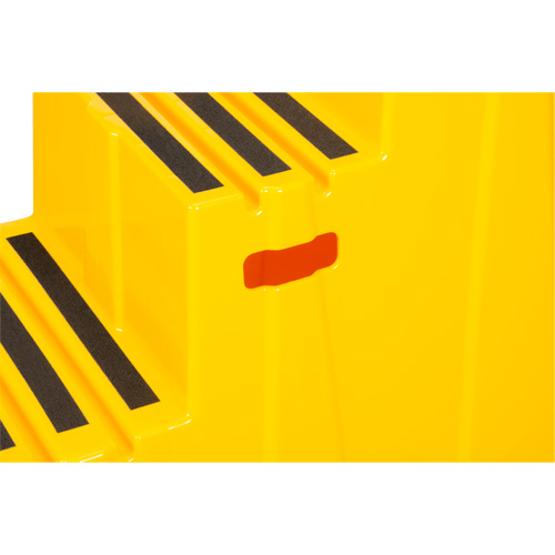 Escabeau industriel, 3 marches, 34-13/16" x 22-7/16" x Hauteur 28-1/2" Chandler Sales