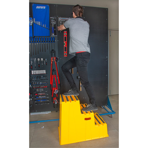 Escabeau industriel, 3 marches, 34-13/16" x 22-7/16" x Hauteur 28-1/2" Chandler Sales