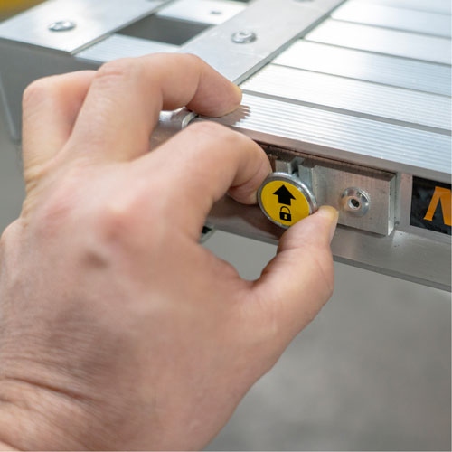 Planche de travail t&eacute;lescopique, 108" la x 12" pr, Capacit&eacute; de 250 lb, D&eacute;mont&eacute; Chandler Sales