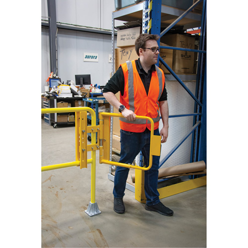 Safety Swing Gate, 21" H x 16" - 26" W Chandler Sales