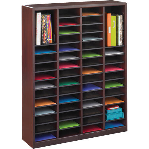 Casier &agrave; compartiments E-Z Stor pour documentation, Stationnaire, 60 fentes, Bois, 40" la x 3/4" p x 52-1/4" h Chandler Sales
