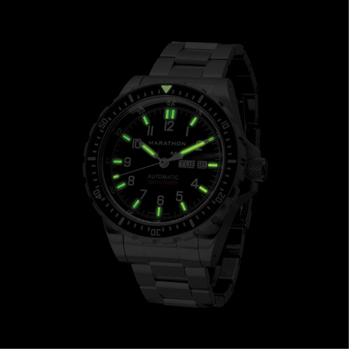 Tr&egrave;s grande montre automatique avec jour/date avec bracelet en acier inoxydable, Num&eacute;rique, &agrave; piles, 46 mm, Argent Chandler Sales