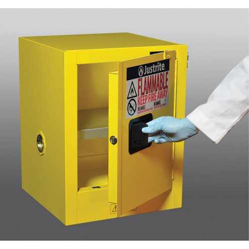 Armoire de s&eacute;curit&eacute; de comptoir pour produits inflammables EX Sure-Grip, 4 gal., 1 Porte(s), 17" La x 22" h x 17" p Chandler Sales