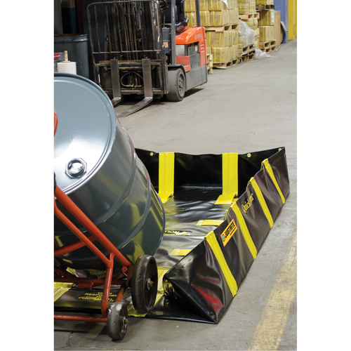 QuickBerm&reg; Containment Berm with Inside Wall Supports, 235 US gal. Capacity, 4' W x 8' L x 12" H, Snap-Up Bracket Chandler Sales