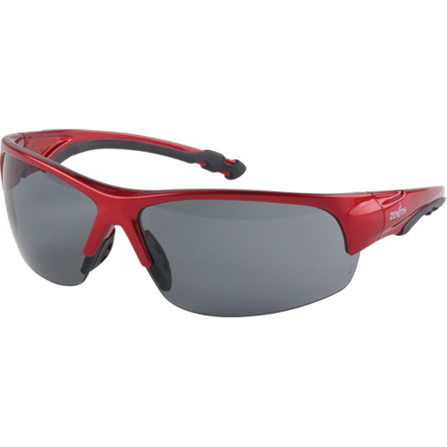 Lunettes de s&eacute;curit&eacute; s&eacute;rie Z1900, Lentille Grise/fum&eacute;e, Anti-&eacute;gratignures, R&eacute;pond ou surpasse la norme CSA Z94.3 Chandler Sales