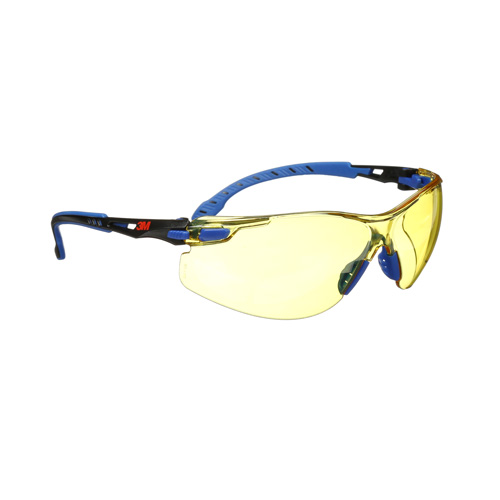 Lunettes de s&eacute;curit&eacute; Solus avec lentilles Scotchgard, Lentille Ambr&eacute;e, Antibu&eacute;e, R&eacute;pond ou surpasse la norme CSA Z94.3 Chandler Sales