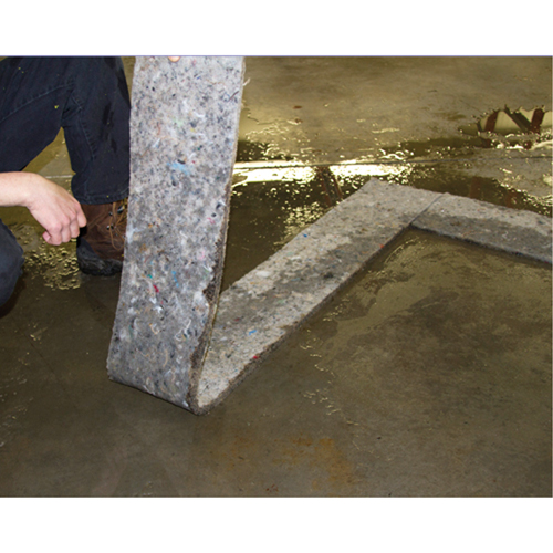 Bandes Husky Spilltration, Huile seulement, 64" x 8", 4 gal. d'absorption Chandler Sales