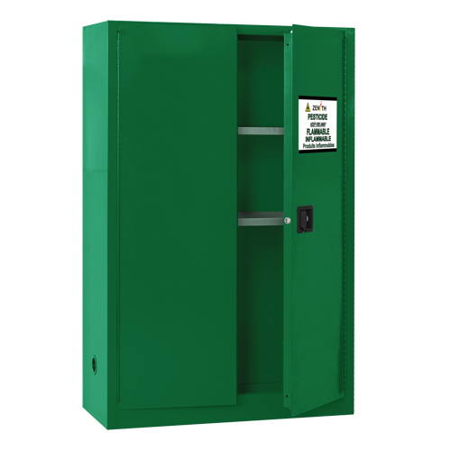 Armoire de rangement pour pesticides, 45 gal., 65" h x 43" l x 18" p Chandler Sales