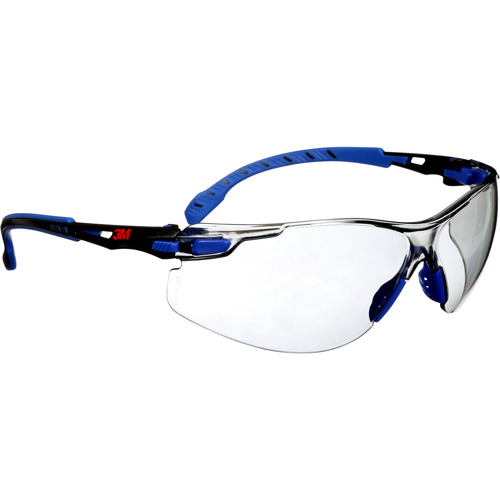 Lunettes de s&eacute;curit&eacute; Solus avec lentille Scotchgard, Lentille Int&eacute;rieur/ext&eacute;rieur, Antibu&eacute;e, R&eacute;pond ou surpasse la norme CSA Z94.3 Chandler Sales