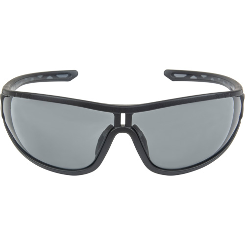 Lunettes de s&eacute;curit&eacute; de s&eacute;rie Z3000, Lentille Grise/fum&eacute;e, Anti-&eacute;gratignures, ANSI Z87+/R&eacute;pond ou surpasse la norme CSA Z94.3 Chandler Sales