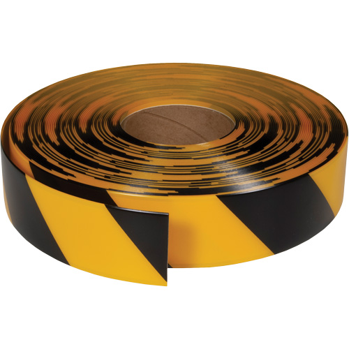 Ruban de marquage tr&egrave;s r&eacute;sistant pour plancher ArmorStripe, 2" x 100', PVC, Noir et jaune Chandler Sales