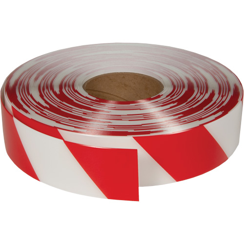 Ruban de marquage tr&egrave;s r&eacute;sistant pour plancher ArmorStripe, 2" x 100', PVC, Rouge et blanc Chandler Sales
