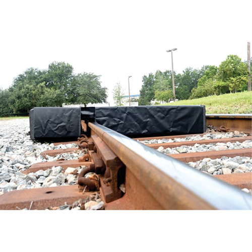 Ultra-Track Berm, 144 US gal. Capacity, 4' W x 6' L x 12" H, Foam Wall Chandler Sales