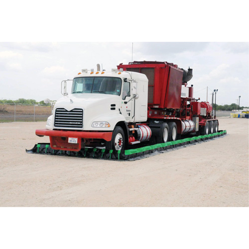Ultimate Copolymer 2000 Ultra-Containment Berm&reg;, 12' W x 30' L x 12" H, Hinge Bracket Chandler Sales