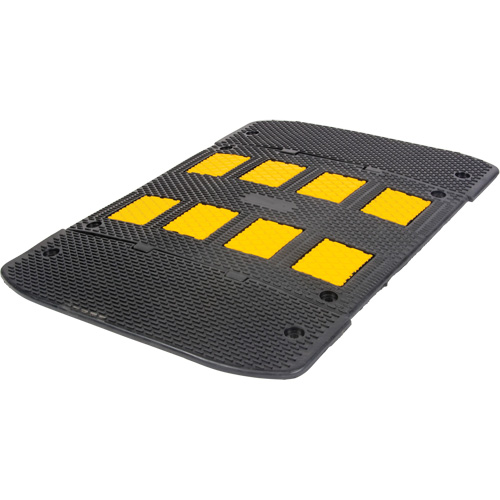 Bosse de d&eacute;c&eacute;l&eacute;ration avec embouts d'extr&eacute;mit&eacute;s, Caoutchouc, 3' lo x 40" la x 2" h Chandler Sales