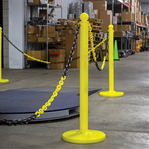 Bicolour Plastic Barrier Chain, Green/White, 2" Link, 500' Length Chandler Sales