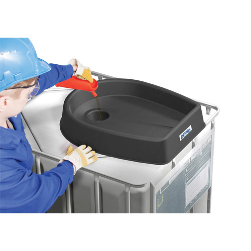 Entonnoir moyen gris en poly&eacute;thyl&egrave;ne r&eacute;sistant aux produits chimiques pour GRV, capacit&eacute; de 7,9 gal. Chandler Sales