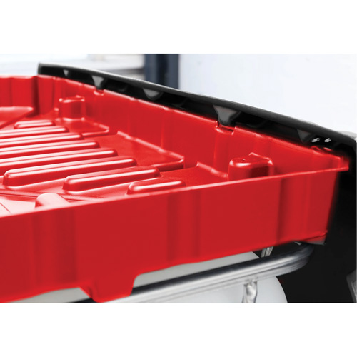 Entonnoir GRV pleine grandeur de 30 gal en poly&eacute;thyl&egrave;ne rouge r&eacute;sistant aux produits chimiques Chandler Sales