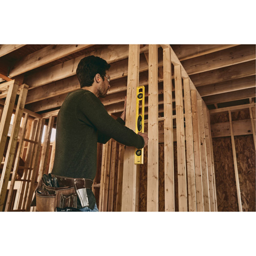 Niveau en ABS tr&egrave;s r&eacute;sistant aux impacts, Poutre en I, 24" lo, Plastique, 3, Non magn&eacute;tique Chandler Sales