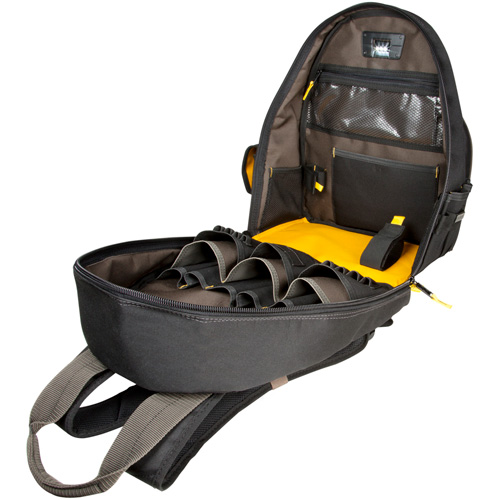 Sacs &agrave; dos pour outils Techgear &agrave; 53 pochettes, 16" lo x 13-1/4" la, Noir, Polyester Chandler Sales