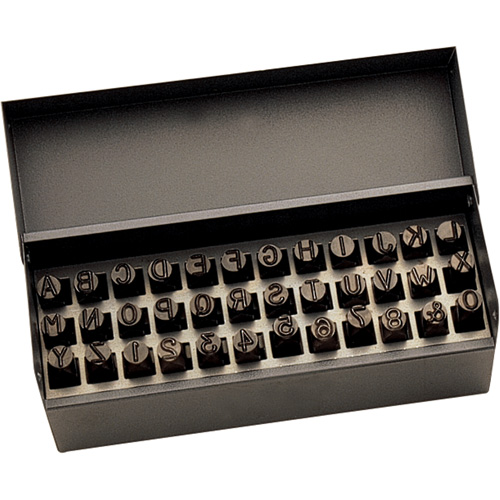 Jeu de lettres et num&eacute;ros pour estampage &agrave; la main, 36 morceaux Chandler Sales
