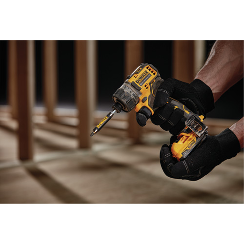 Trousse de tournevis &agrave; moteur sans balai Xtreme, 1/4", 12 V, 200 UWO couple max., Lithium-ion bloc-pile Chandler Sales