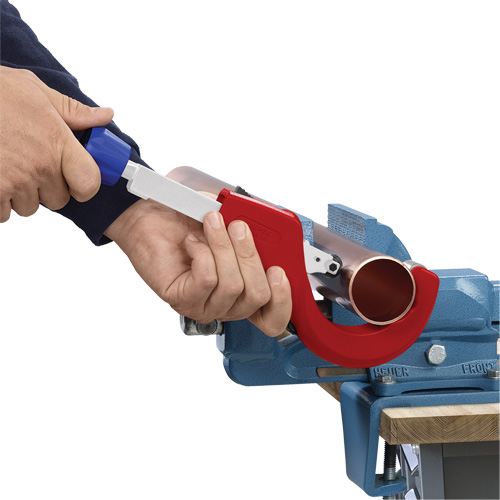 Coupe-tubes KNIPEX TubiX&reg; XL 10-1/4", Capacit&eacute; de 5/64"- 3" Chandler Sales
