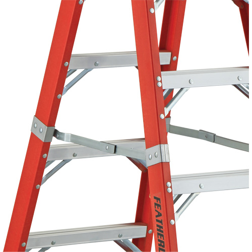 6600 AA Series Industrial Extra Heavy-Duty 2-Way Stepladders, Fibreglass, 375 lbs. Capacity, 4' Chandler Sales