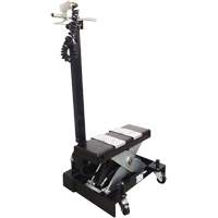 Cric de service de plancher &agrave; profil bas, 12 tonne(s) Capacit&eacute;, 7-1/2" Abaiss&eacute;e, 15" &eacute;lev&eacute;e, Air comprim&eacute;/hydraulique Chandler Sales