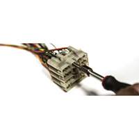 Ensemble universel de 23 outils pour bornes de connexion Chandler Sales