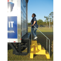 Escabeau industriel, 4 marches, 43" x 22-1/2" x Hauteur 66" Chandler Sales