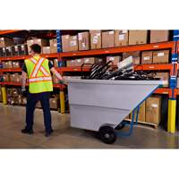 Chariot basculeur en acier, Poly&eacute;thyl&egrave;ne, 1,1 vg³, Capacit&eacute; de charge de 1250 lb Chandler Sales