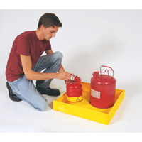Flexible Ultra-Utility Tray, 12" lo x 12" la x 4,8" h, Cap. de d&eacute;versement 1,5 gal. US Chandler Sales