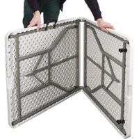 Table se pliant en deux, Rectangulaire, 72" l x 30" la, Poly&eacute;thyl&egrave;ne, Blanc Chandler Sales