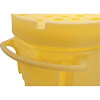 Trousse de lutte contre les d&eacute;versements de premi&egrave;re qualit&eacute;, Universel, Overpack/Baril de r&eacute;cup&eacute;ration, Absorbance de 95 gal. US Chandler Sales